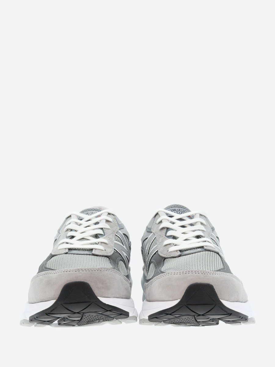 New Balance - 990v6 in Grey – gravitypope