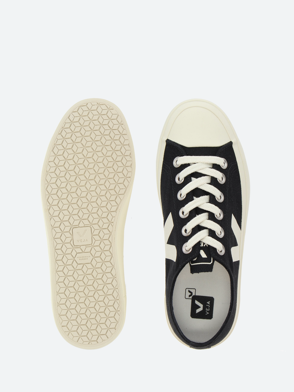 Veja wata white on sale black