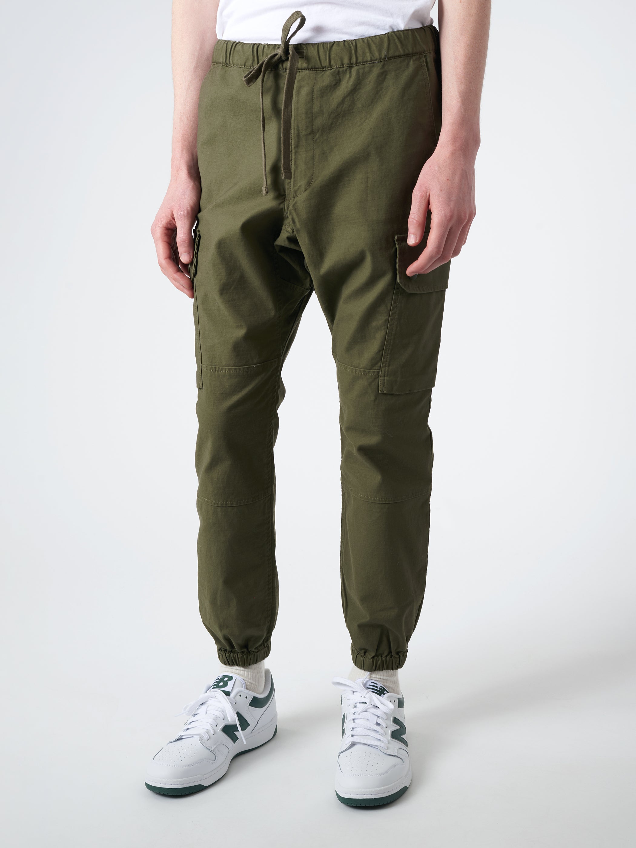 BEAMS PLUS Gym Pants in Olive gravitypope