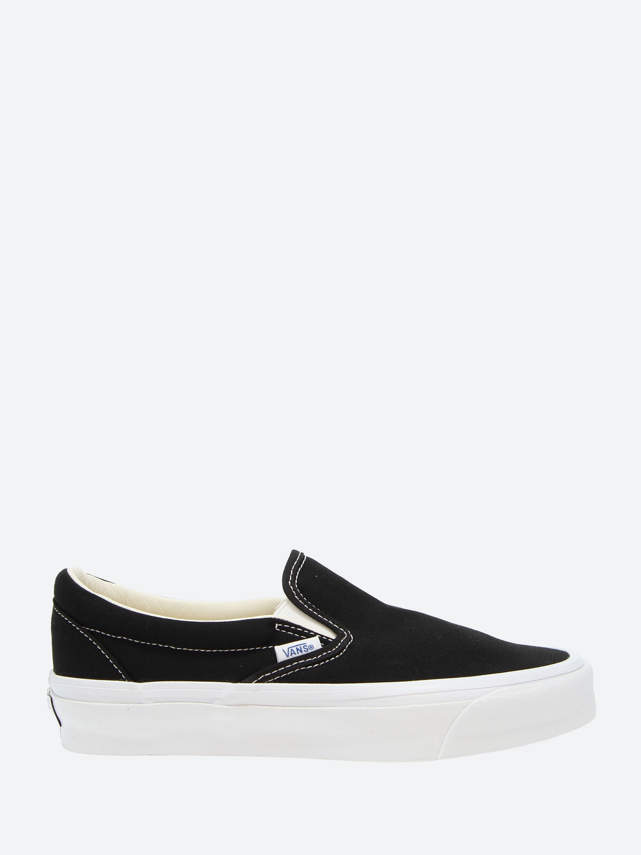 Classic vans slip on black best sale