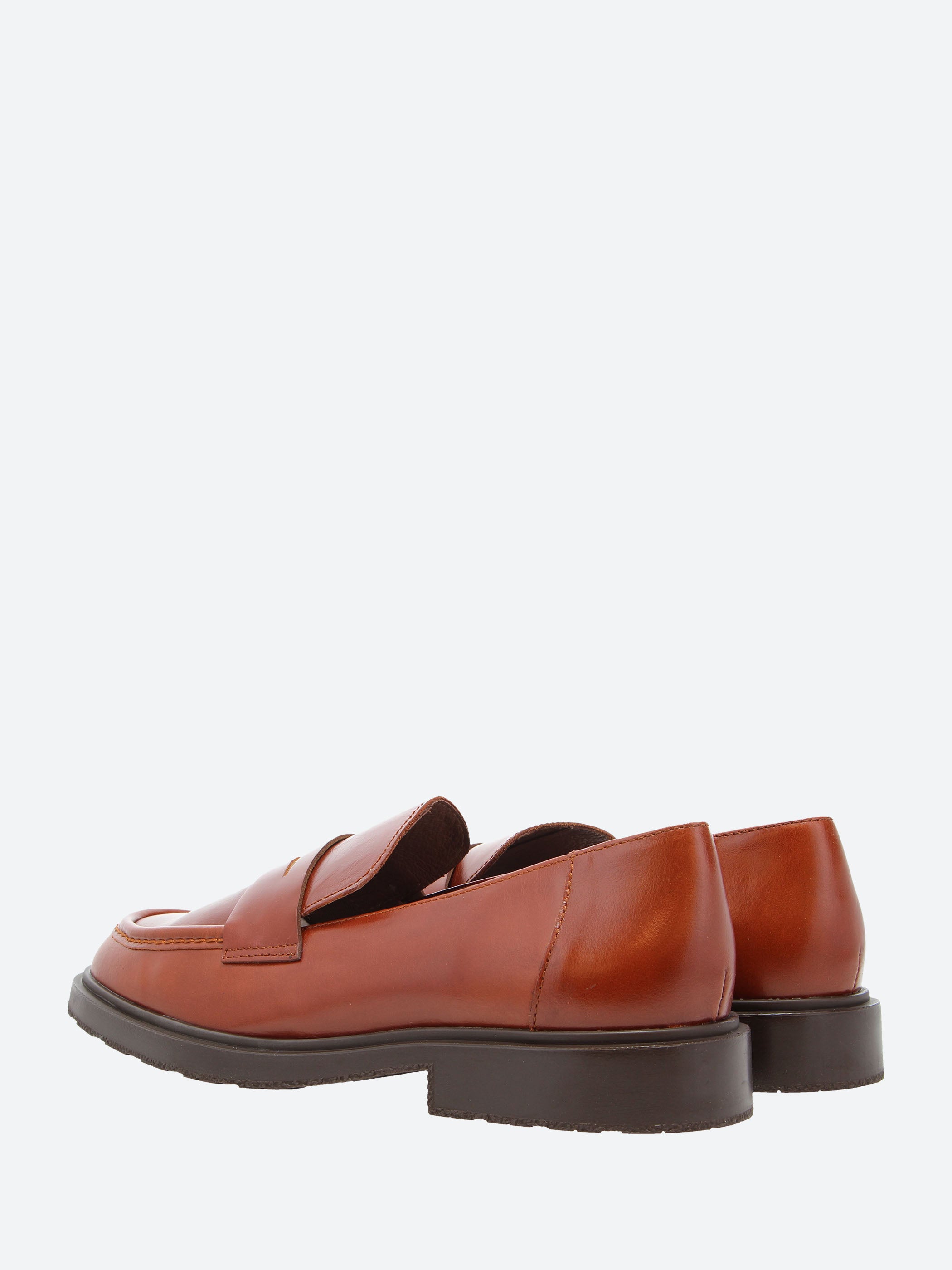 B-9104 Loafer