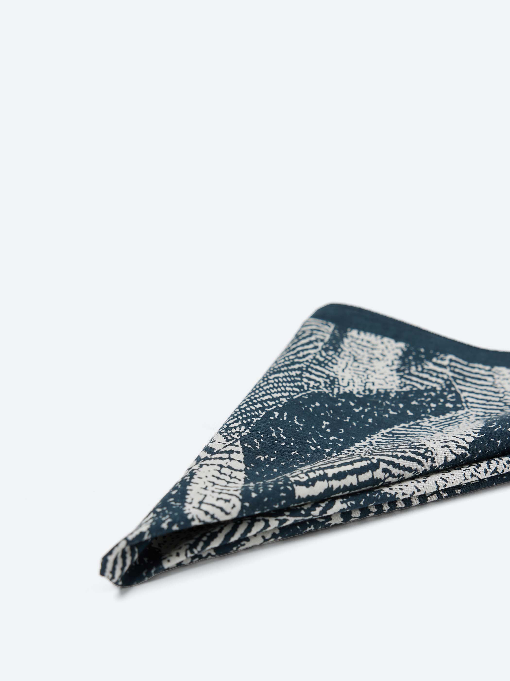 Wind Flow Bandana