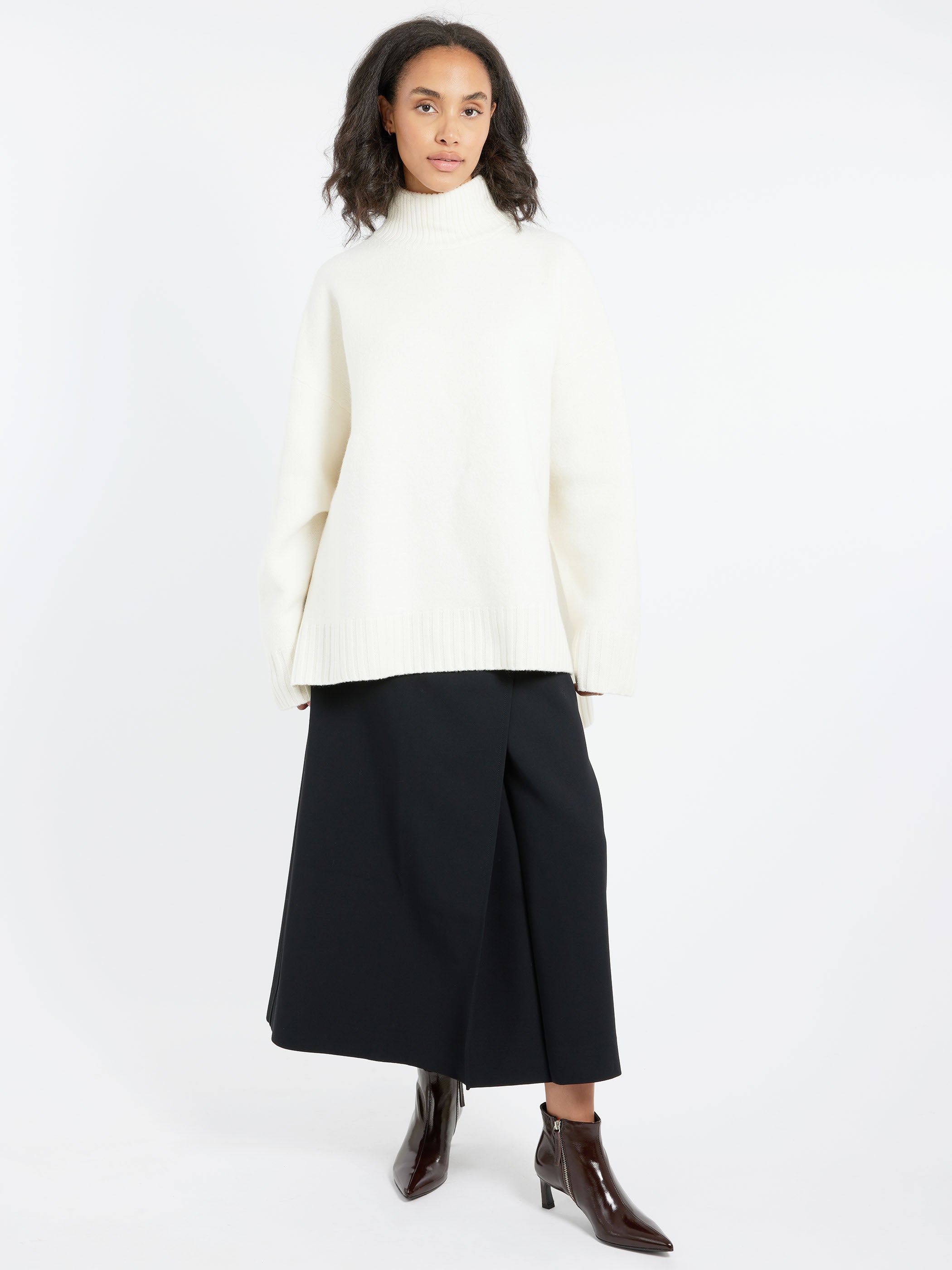 Hozu Roll Neck