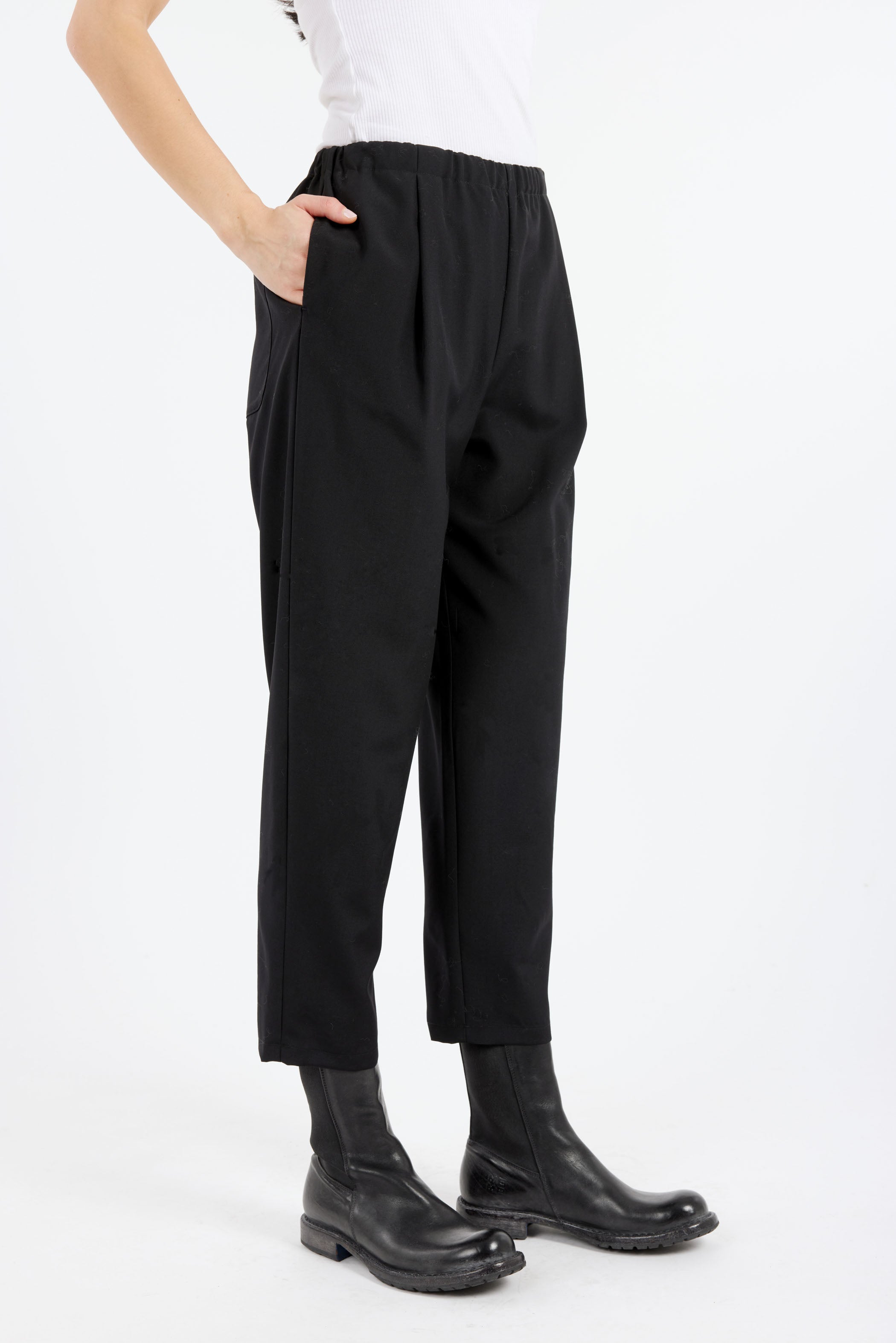 P1002 Trouser