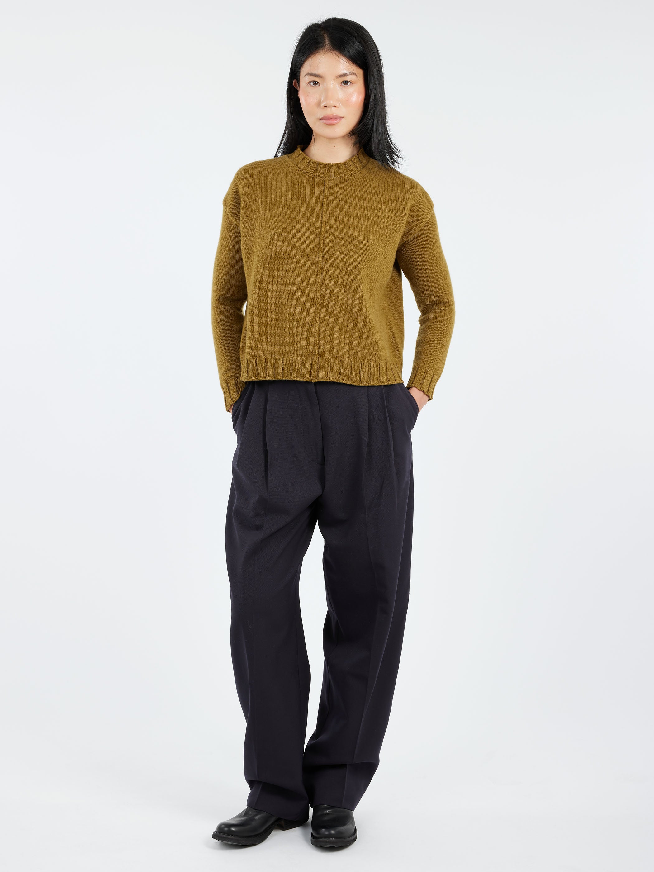 2401 Cashmere Blend Crewneck