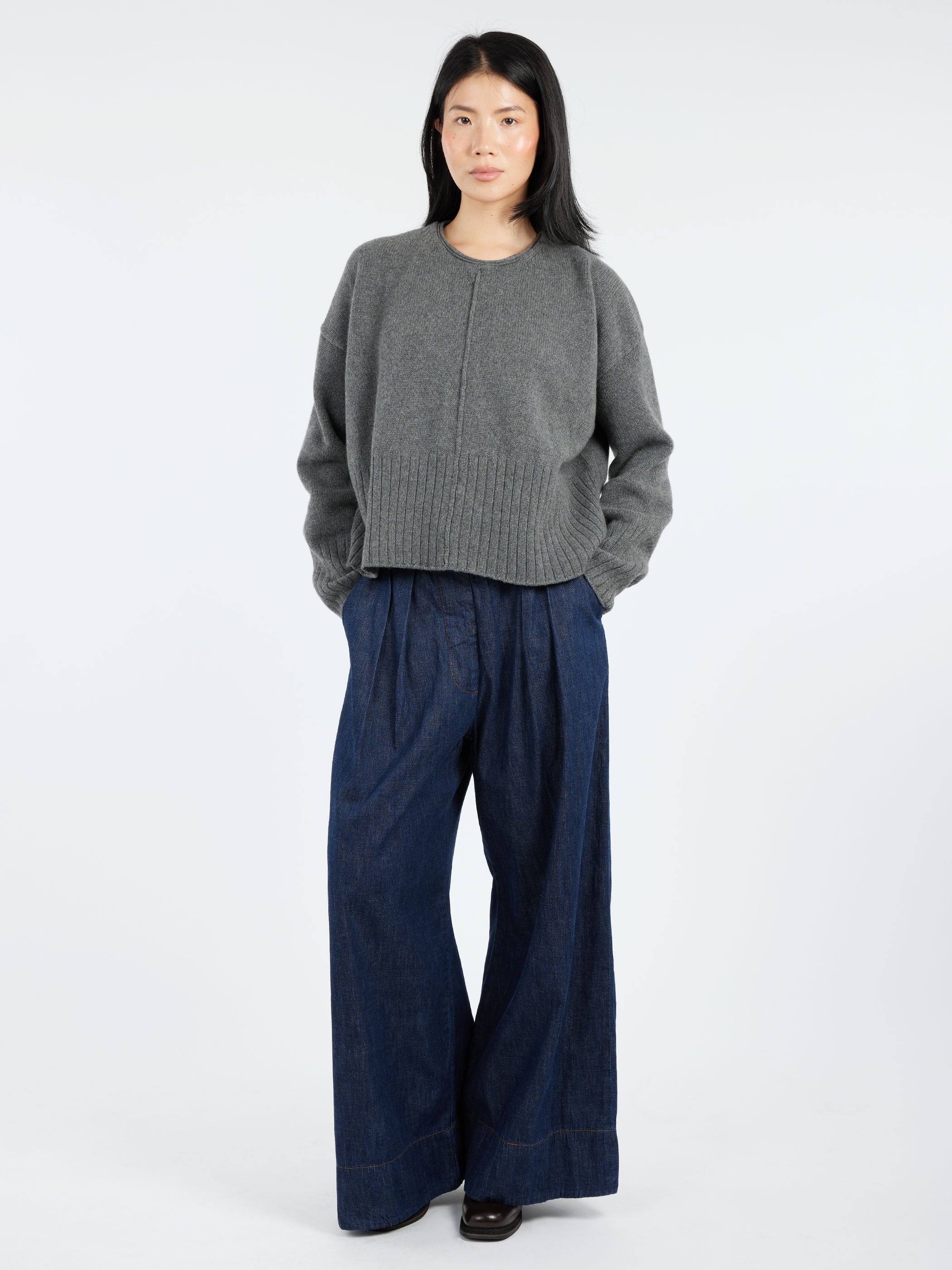 2404 Cashmere Blend Sweater