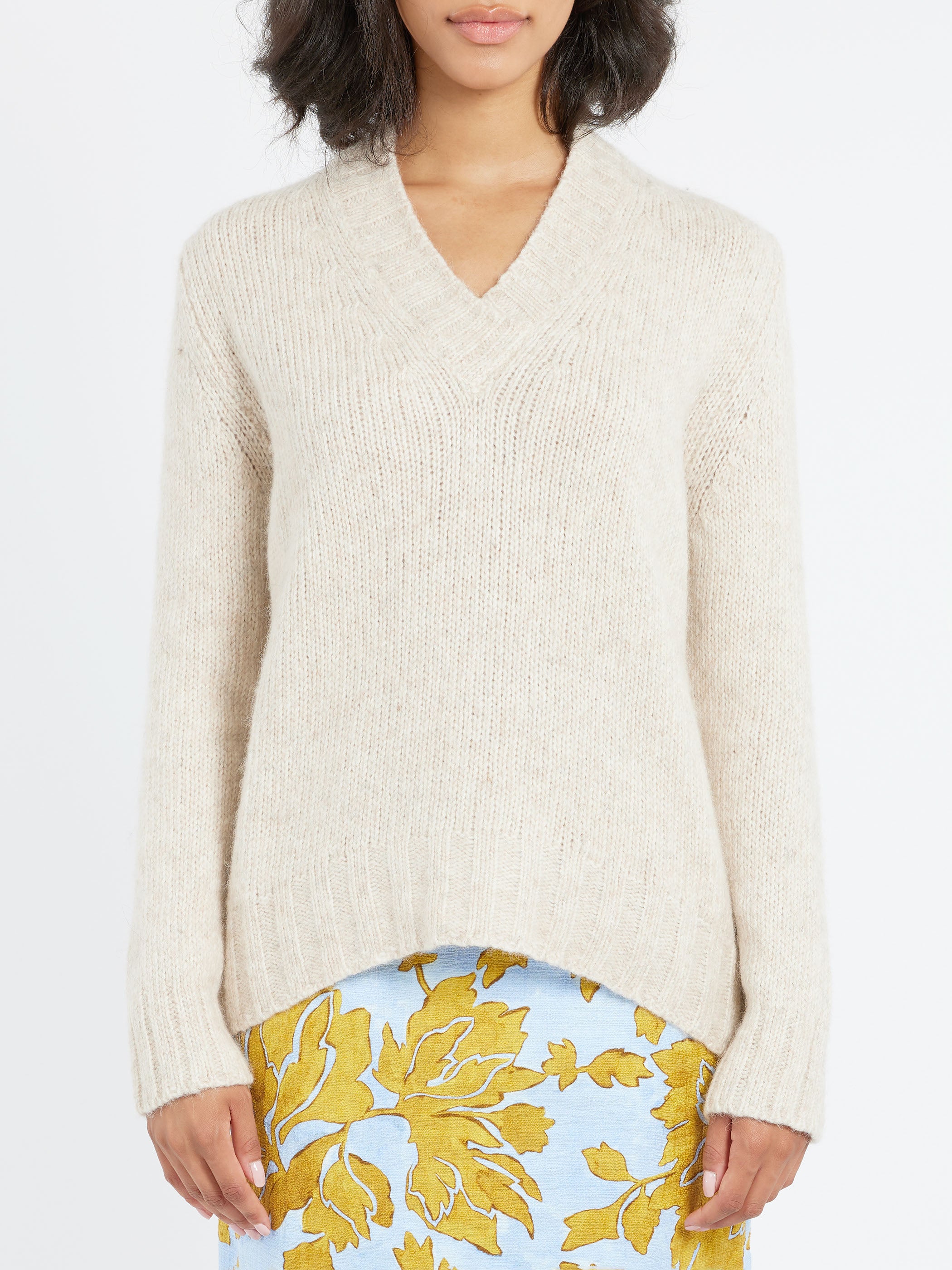 2472 V-Neck Sweater