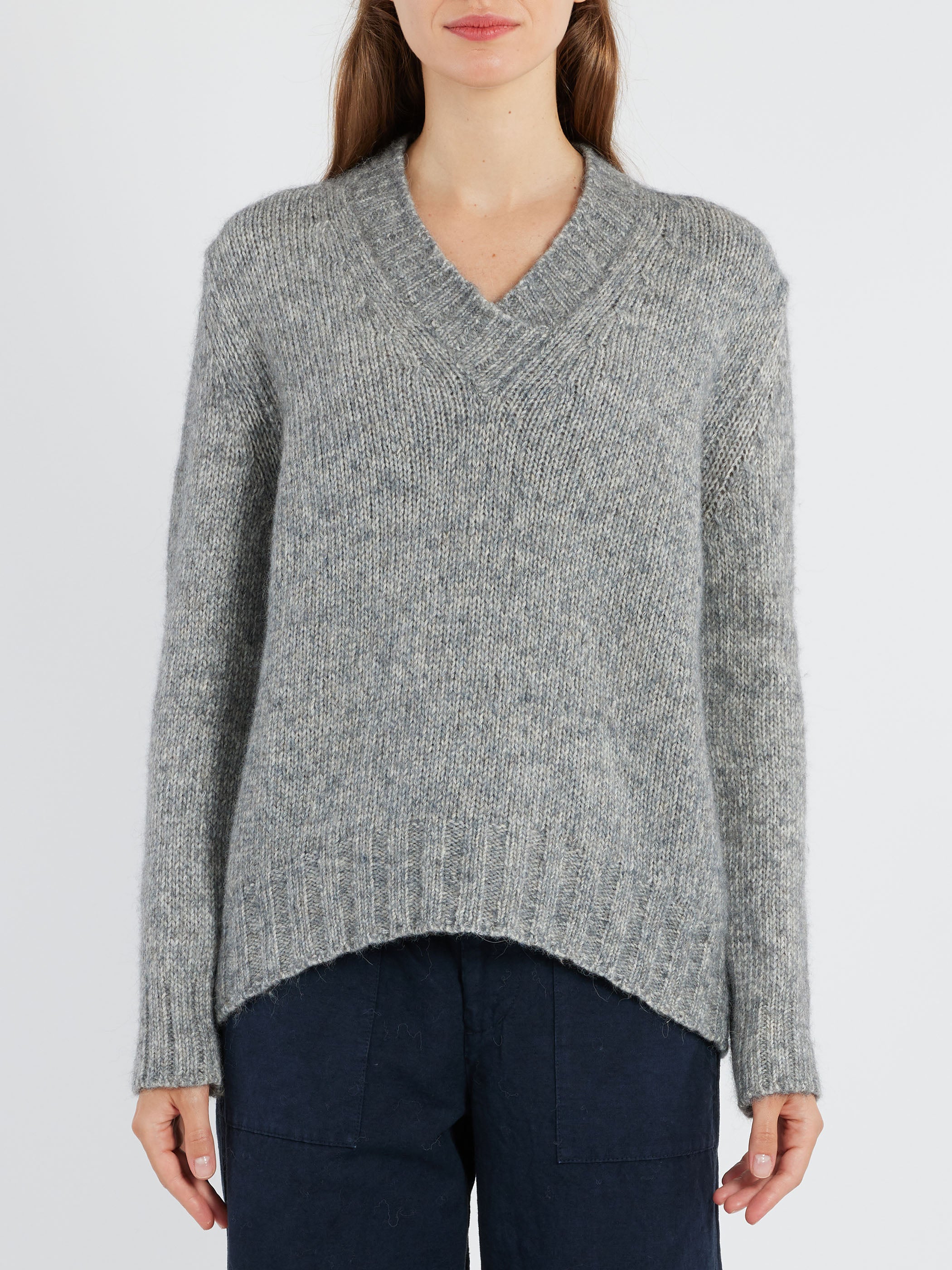 2472 V-Neck Sweater