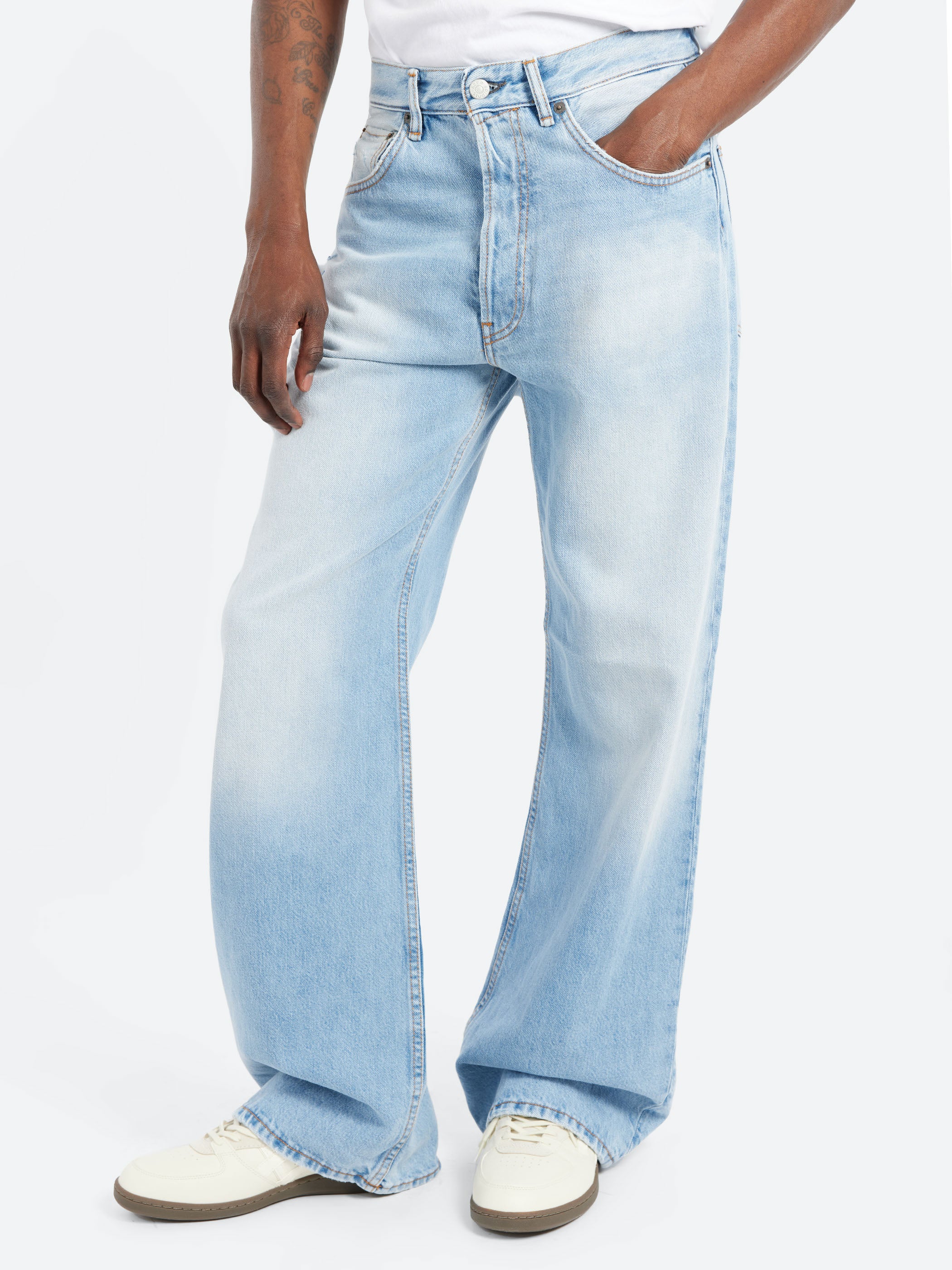 2021M Loose Fit Jeans