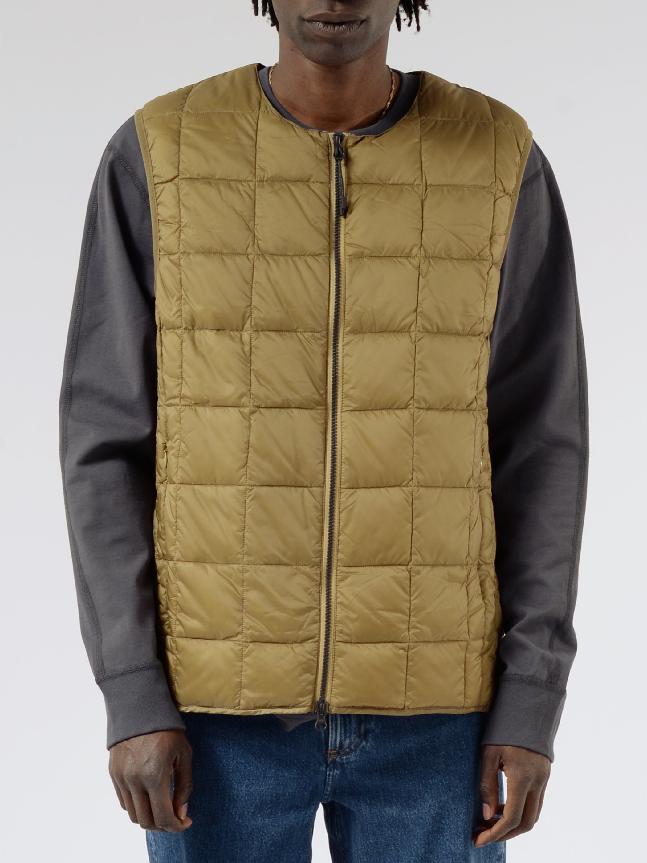 Taion - Crew Neck Double Zip Down Vest in Beige – gravitypope