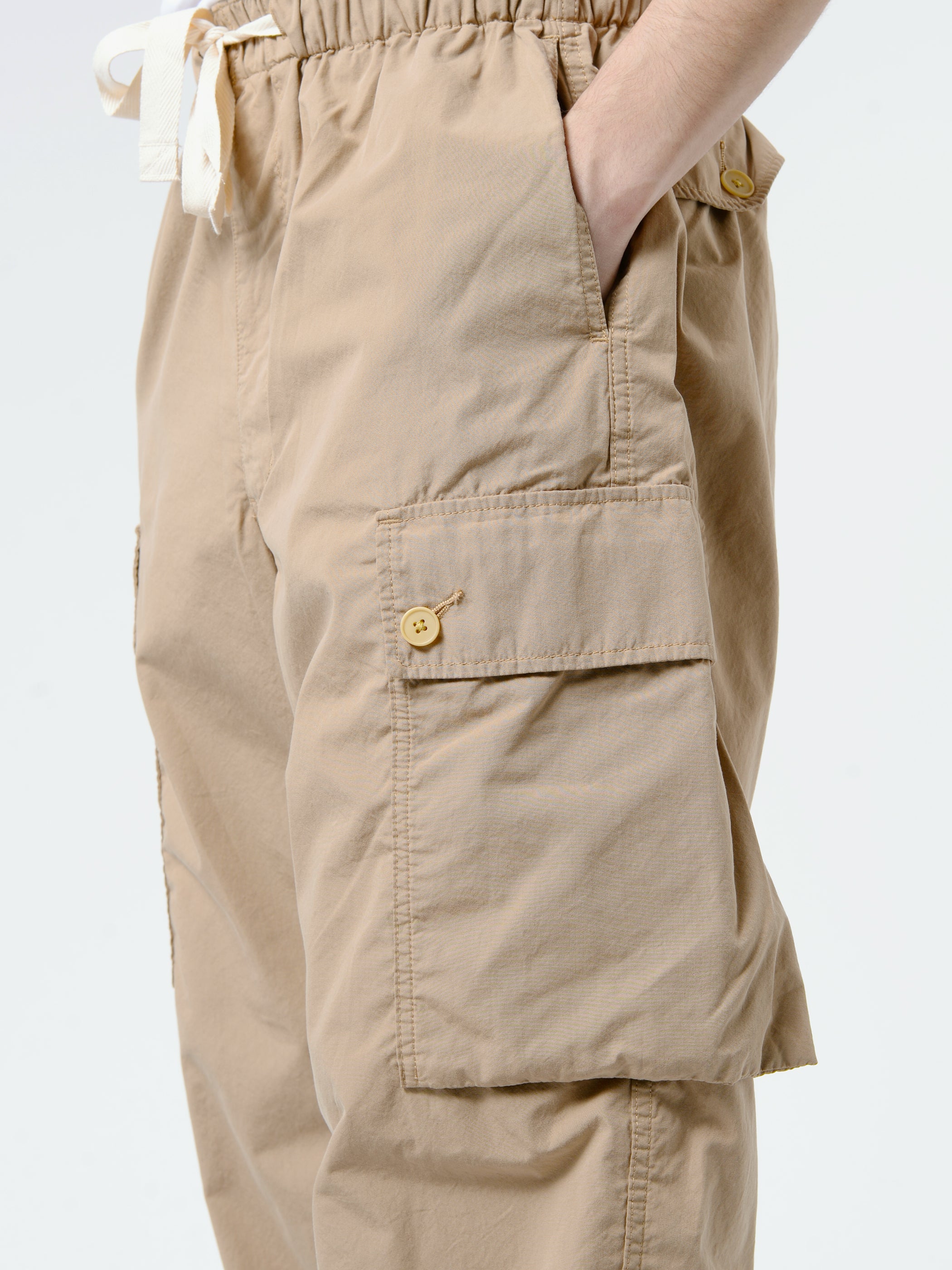 Nanamica - Easy Cargo Pants in Camel – gravitypope