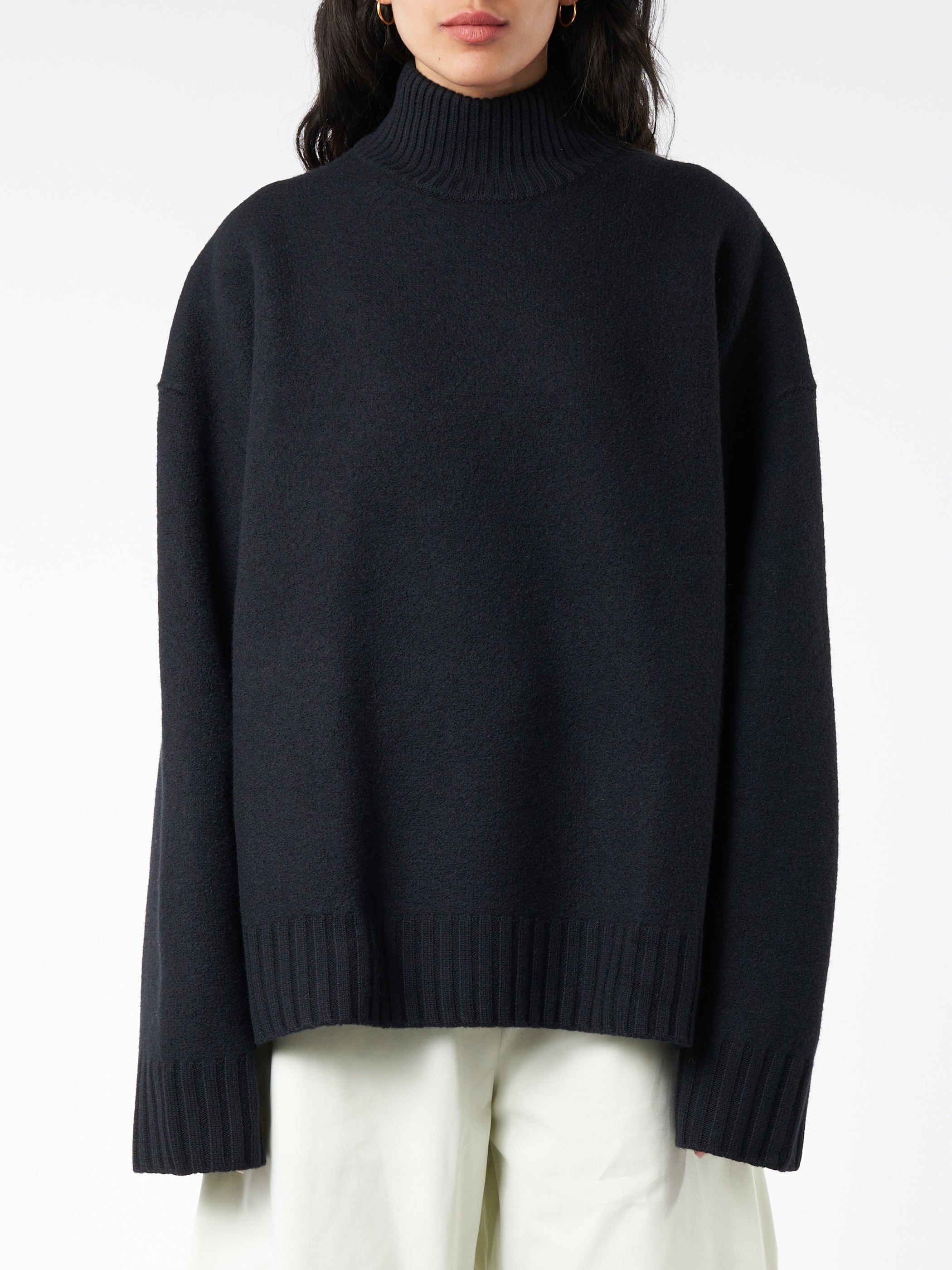 Studio Nicholson - Hozu Roll Neck in Darkest Navy – gravitypope