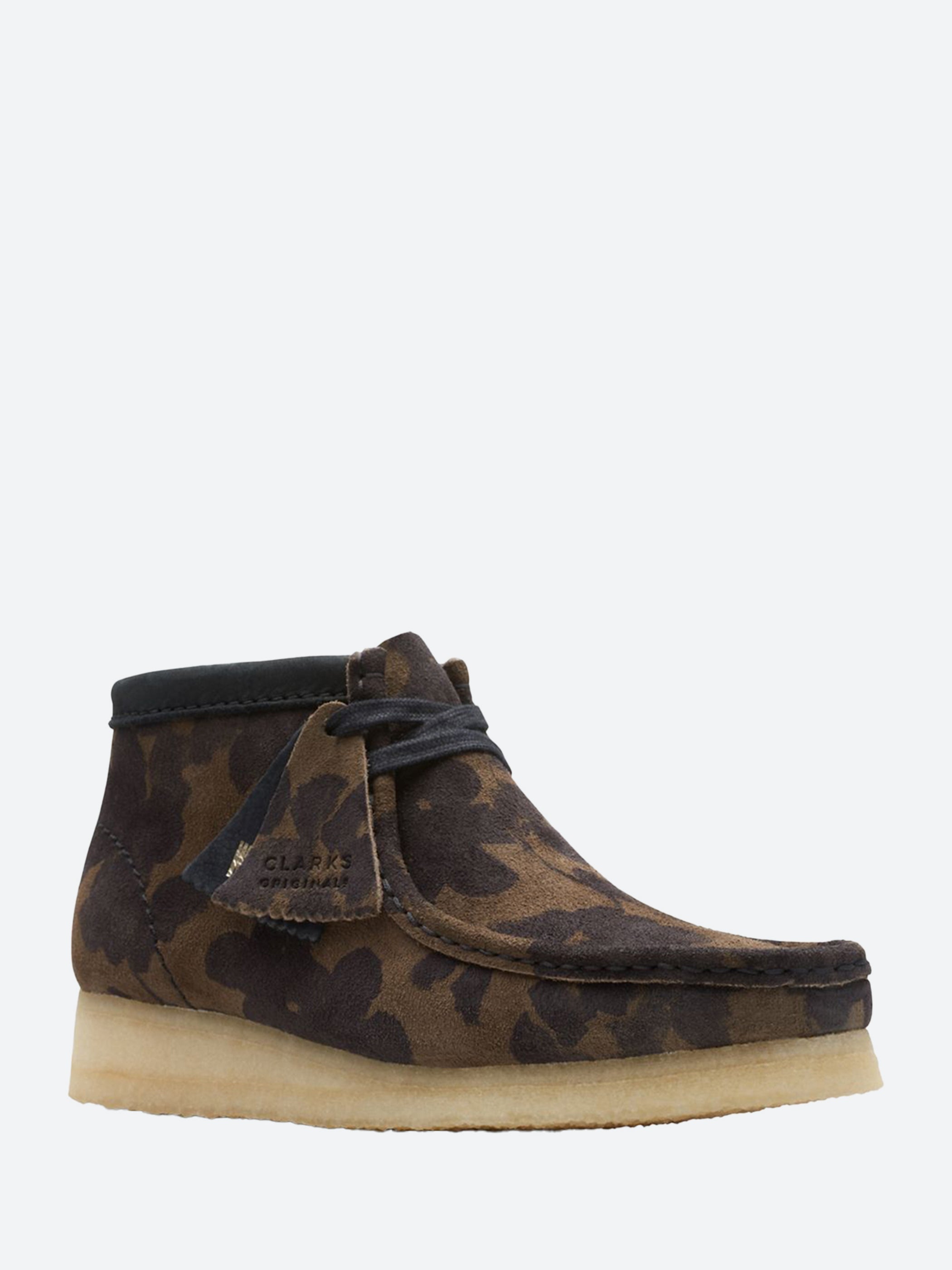 Clarks Originals - Wallabee Boot in Black/Khaki Floral – gravitypope