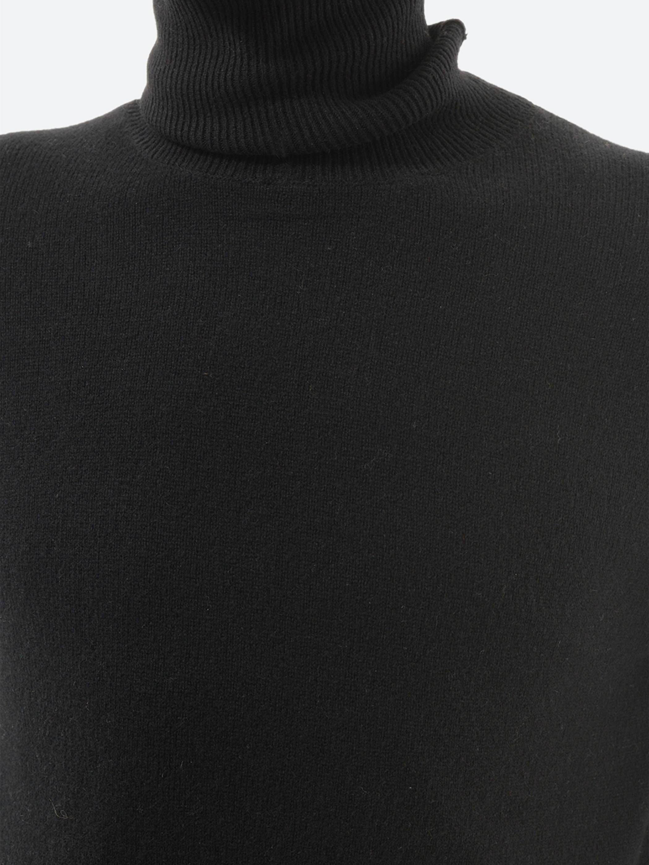 9g Wool Turtleneck