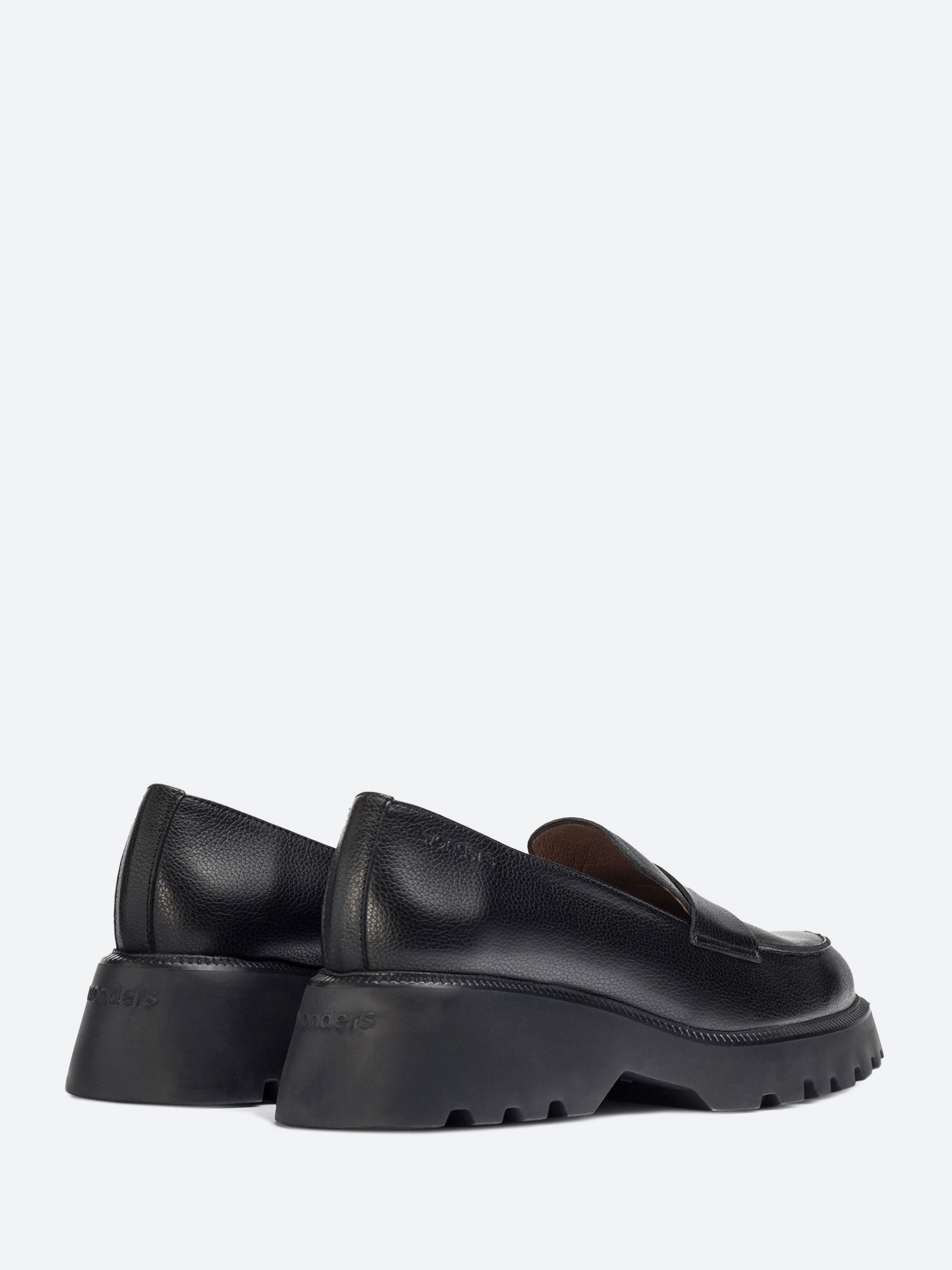 C-7202 Loafer