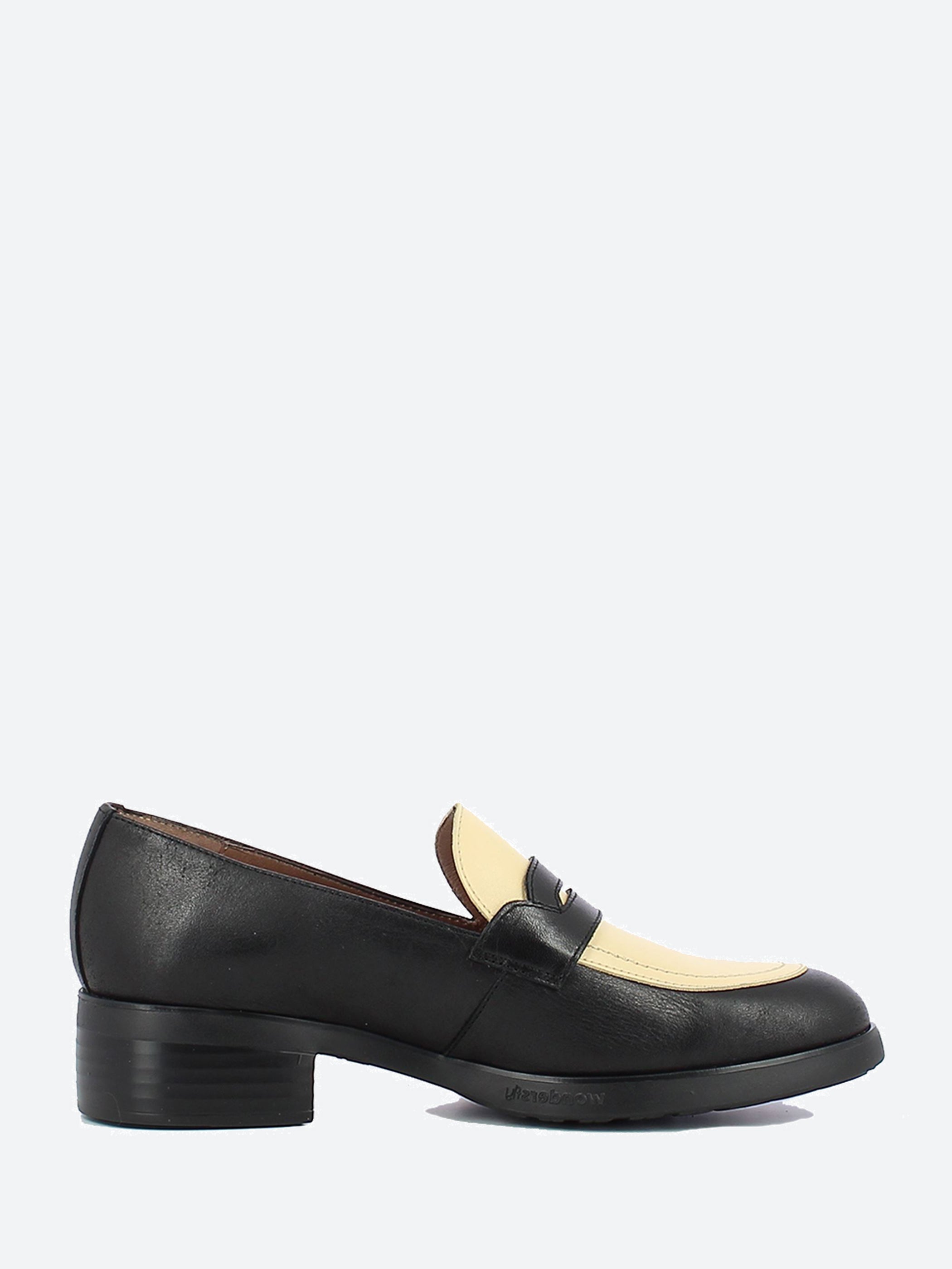 D-9320 Loafer