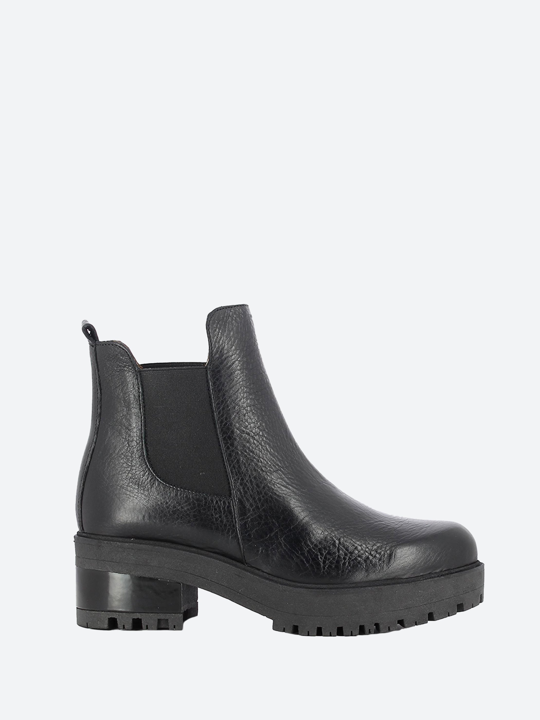 E-6101 Chelsea Boot