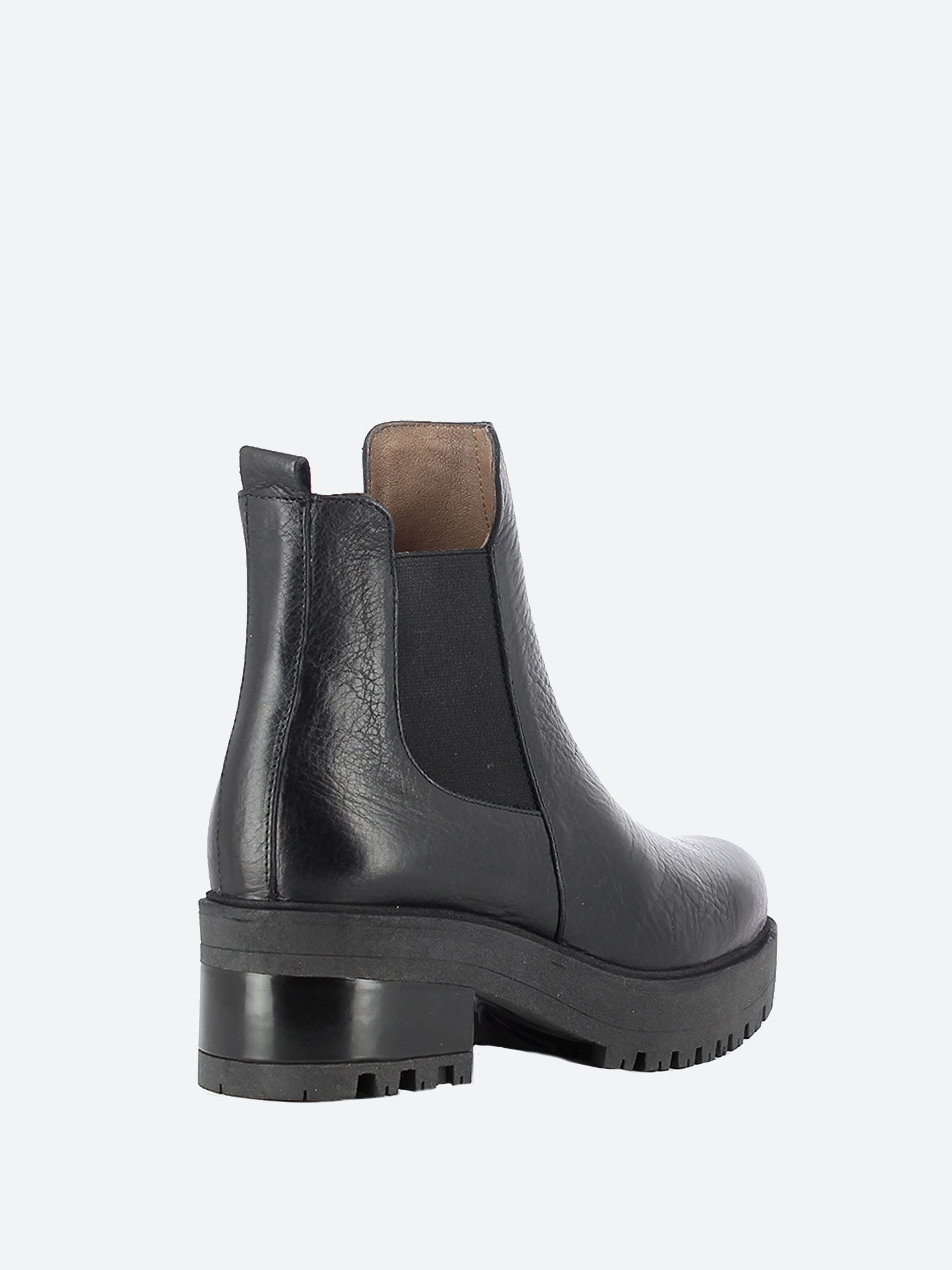 E-6101 Chelsea Boot