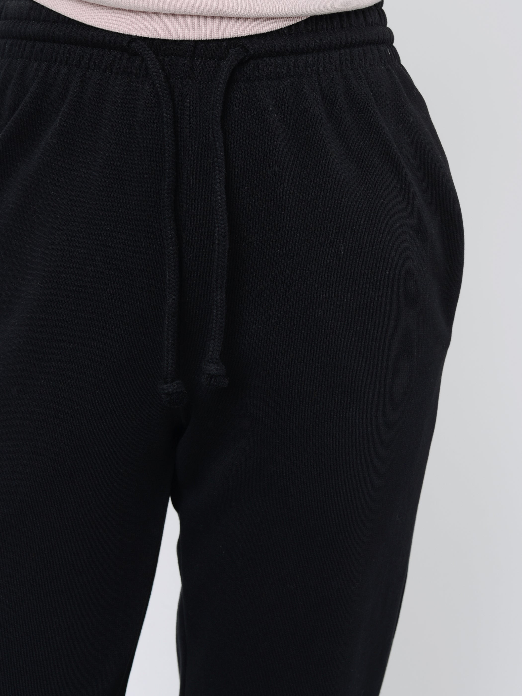 Baserange Basic Sweat Pant in Black Black XS