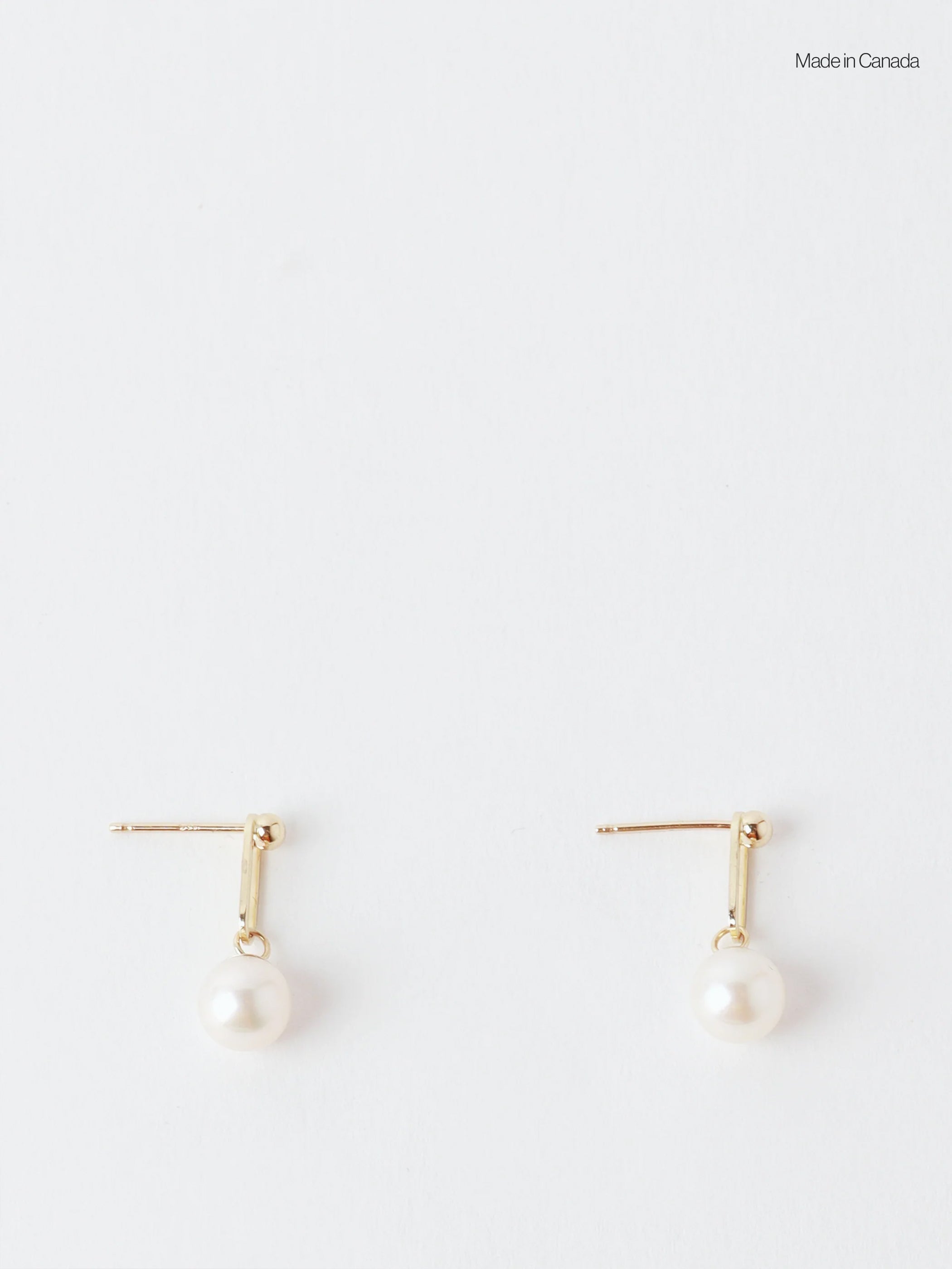 Gold Dot Link Pearl Earrings