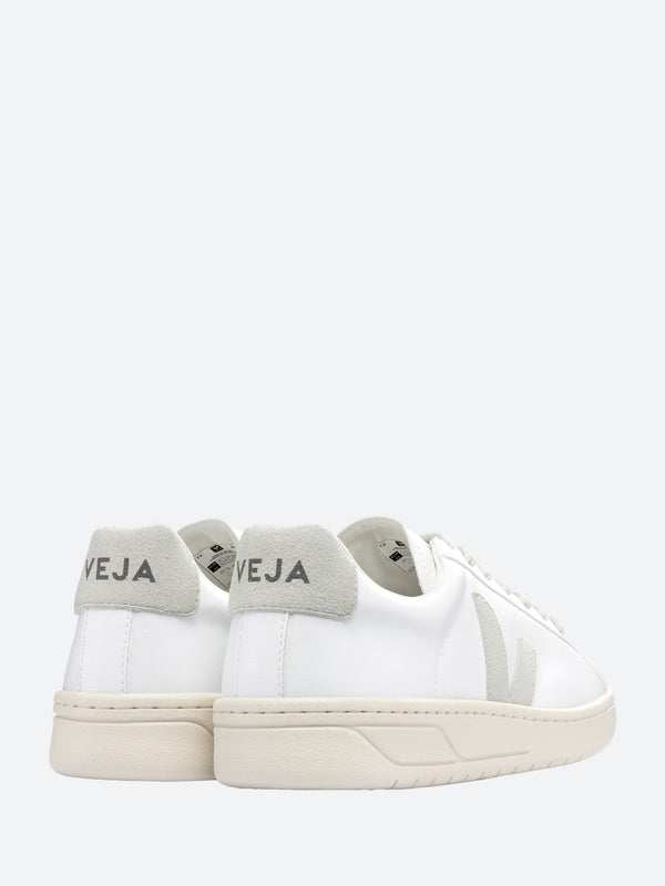 Toast sale veja trainers